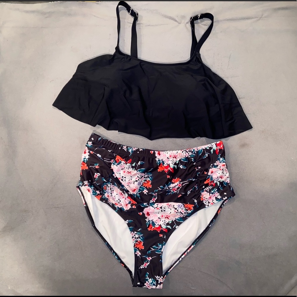2 piece swimsuit, 3xl, excellent condition
